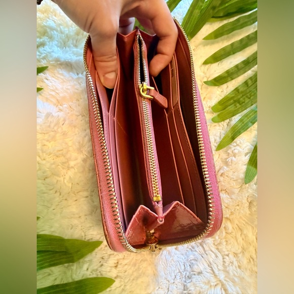 MIU MIU Pink Bubblegum Continental Soft Croc Italian Leather Long Zipper Wallet - Picture 5 of 12